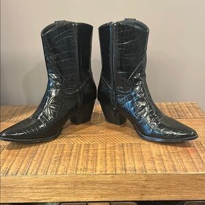 Coconuts By Matisse Black Croc-Embossed Women's Western Ankle Boots